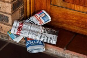 wood-newspaper-font-press-media-folded-1333501-pxhere.com